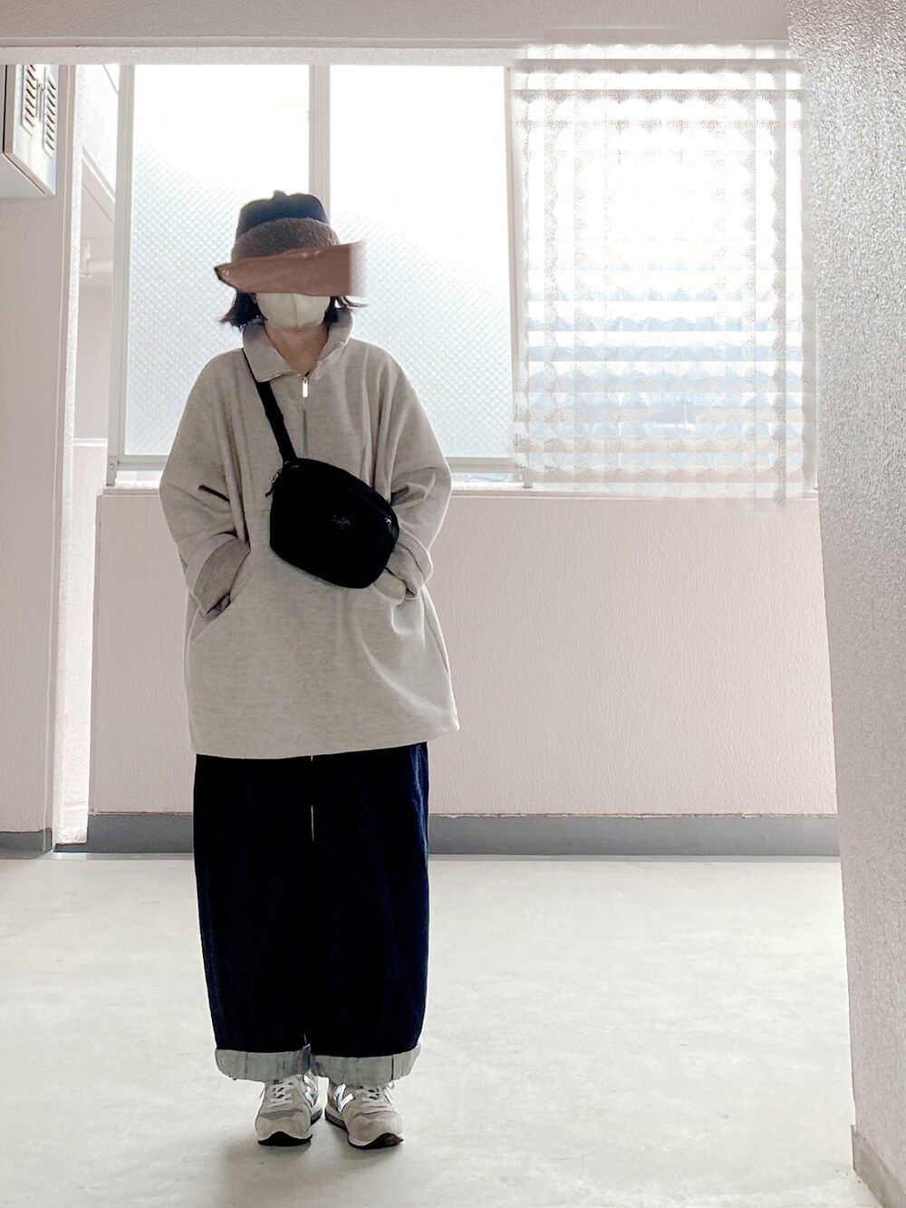 「ラフコーデ、ナチュラル、シンブル、ハーフジップ、おしゃれさんと繋がりたい、オトナカジュアル」｜「mature ha.のアイテム（帽子、ブルー系）」を使った、c_o_c_oさん（レディース・158cm）の冬コーディネートの2枚目の写真