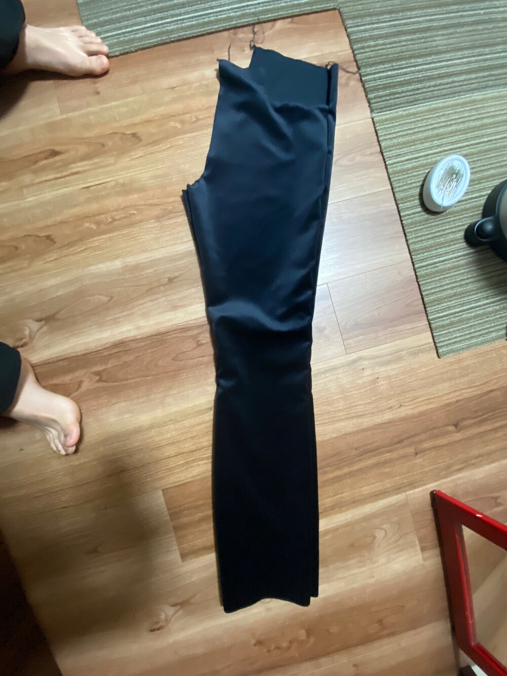 「別珍」｜「made by meのアイテム（スーツパンツ、ブラック系）」を使った、りりんりり［U50］さん（メンズ・50cm）の春コーディネートの3枚目の写真