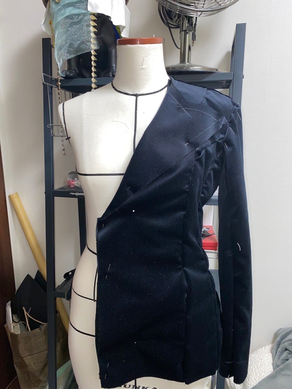 「別珍」｜「made by meのアイテム（スーツパンツ、ブラック系）」を使った、りりんりり［U50］さん（メンズ・50cm）の春コーディネートの2枚目の写真