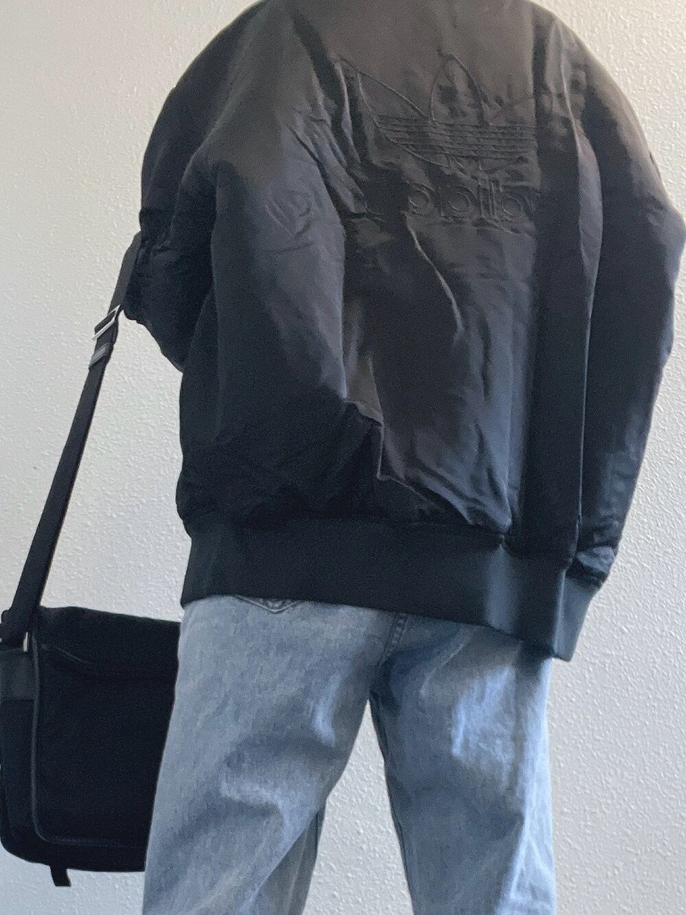 「JEANASISのブリーチハーフZIPショートプルオーバー/989459（スウェット、ブラック系）」を使った、ぽぽぬなさん（レディース・167cm）の冬コーディネートの2枚目の写真