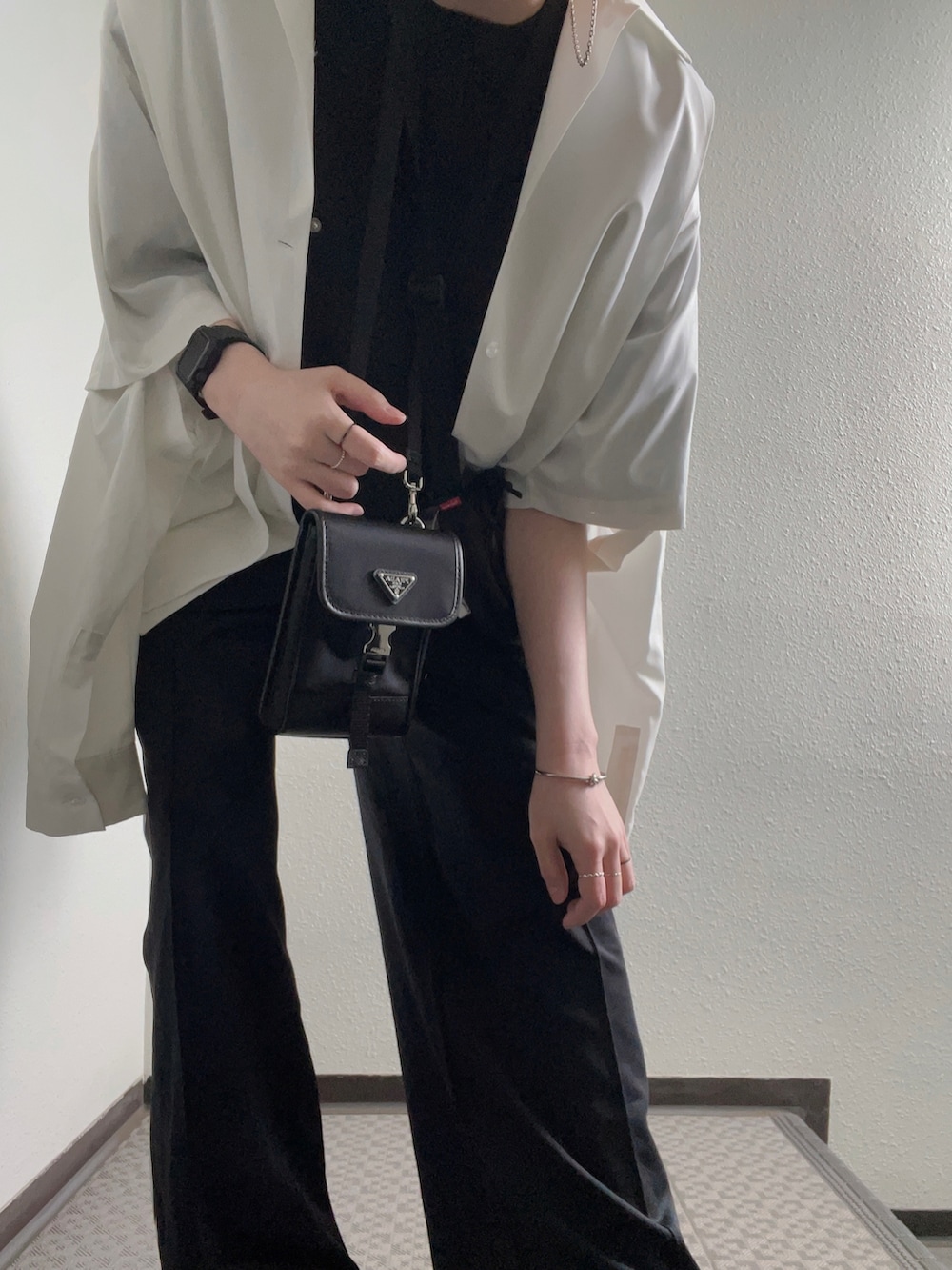 「AIVERのAIVER　シルケット天竺リベットパッチTEE（Tシャツ/カットソー、ブラック系）」を使った、ぽぽぬなさん（レディース・167cm）の春コーディネートの2枚目の写真