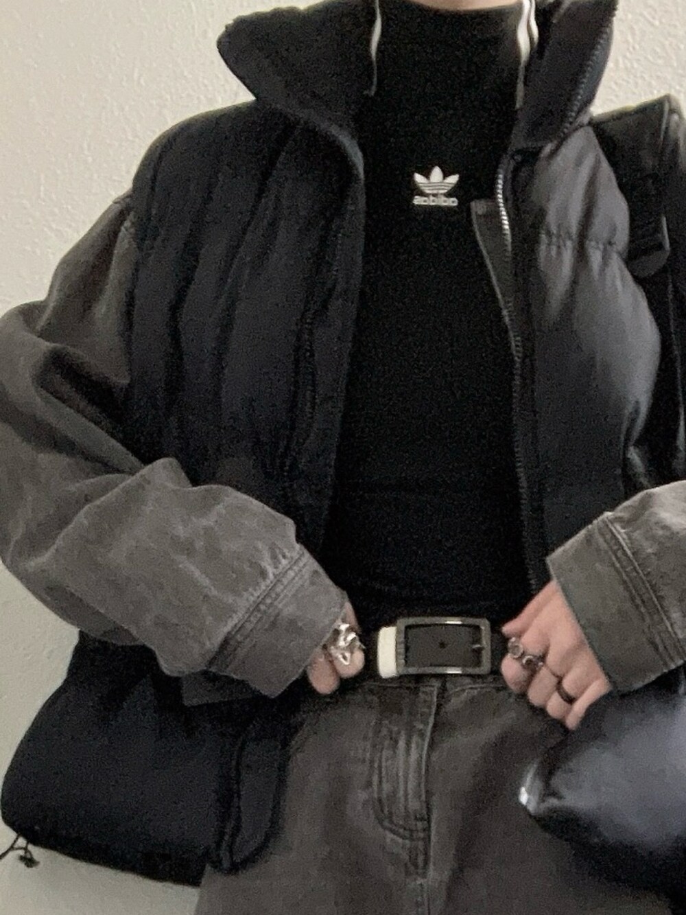 「セットアップ」｜「adidasのAdilenium タイト 長袖トップ / ロンT / アディダスオリジナルス adidas Originals（Tシャツ/カットソー、ブラック系）」を使った、ぽぽぬなさん（レディース・167cm）の春コーディネートの2枚目の写真