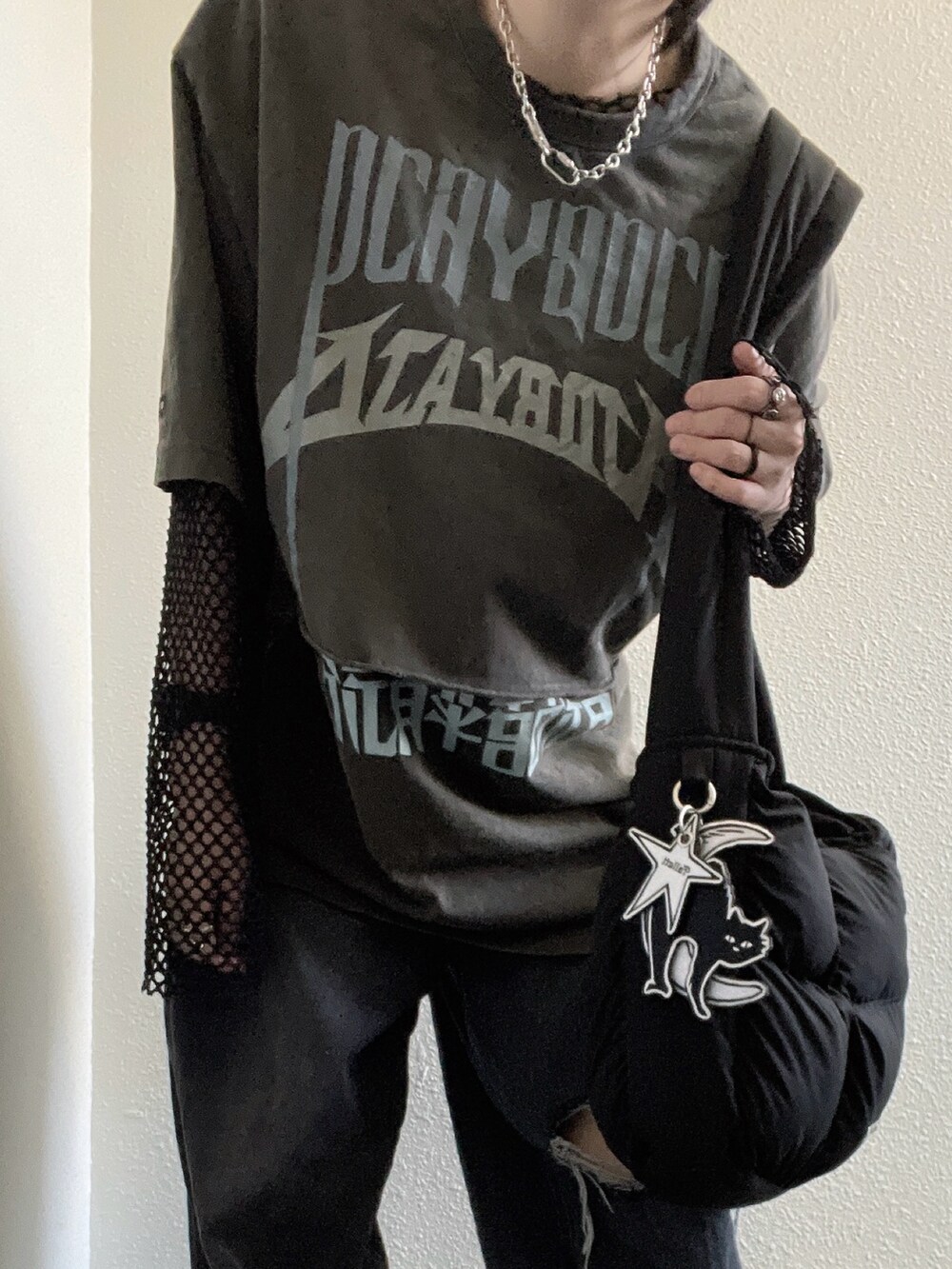 「jouetieのオーバーメッシュトップス（Tシャツ/カットソー、ブラック系）」を使った、ぽぽぬなさん（レディース・167cm）の春コーディネートの2枚目の写真