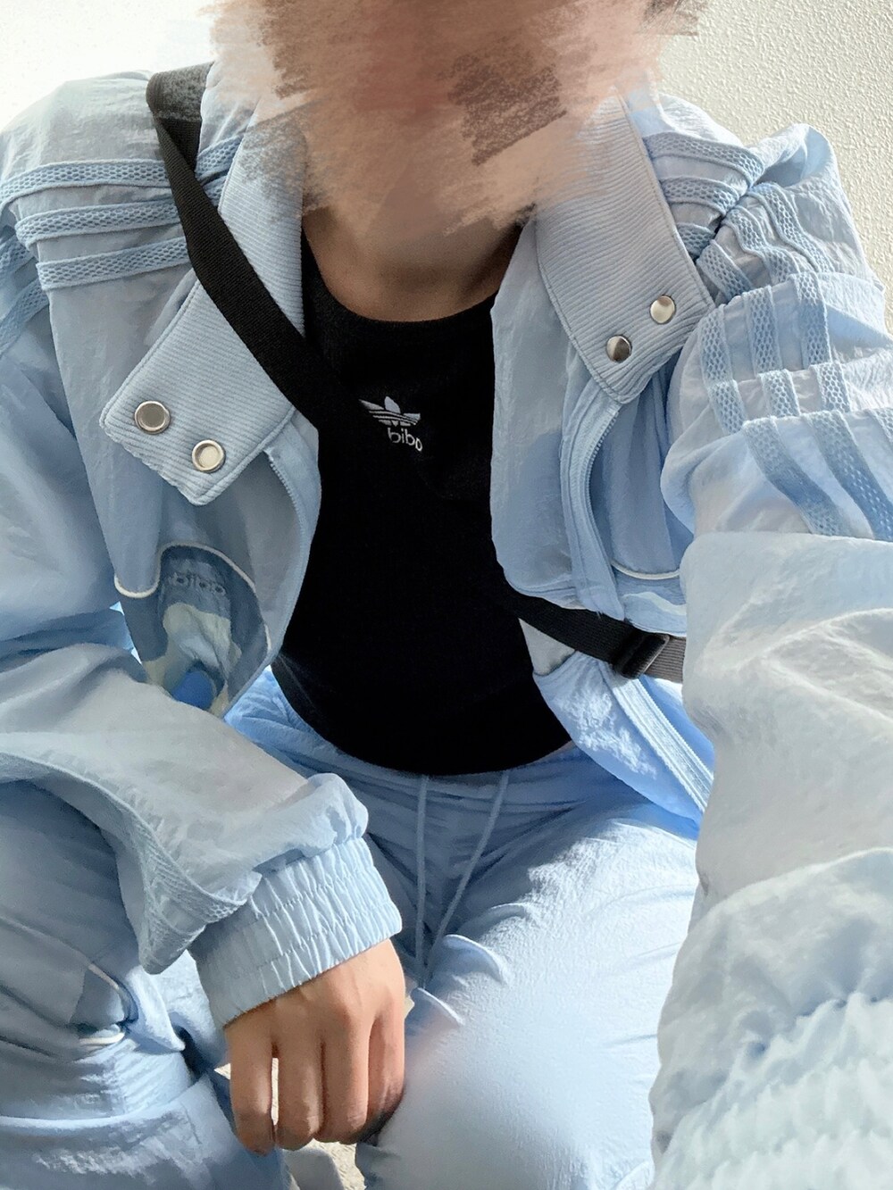 「秋っぽコーデ更新中」｜「adidasのエッセンシャルズ リブ Tシャツ  / クロップド T シャツ / アディダスオリジナルス adidas Originals（Tシャツ/カットソー、ホワイト系）」を使った、ぽぽぬなさん（レディース・167cm）の秋コーディネートの3枚目の写真