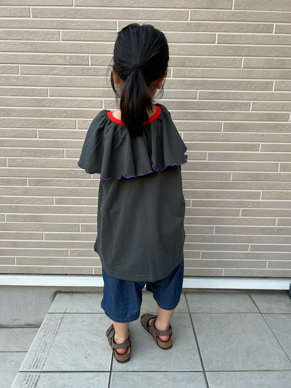 「キッズファッション、ビッグシルエット、夏コーデ、サンダル」｜「BIRKENSTOCKのBIRKENSTOCK NEW  YORK　　GK087783（サンダル、ブルー系）」を使った、kikkingumさん（キッズ・100cm）の夏コーディネートの3枚目の写真