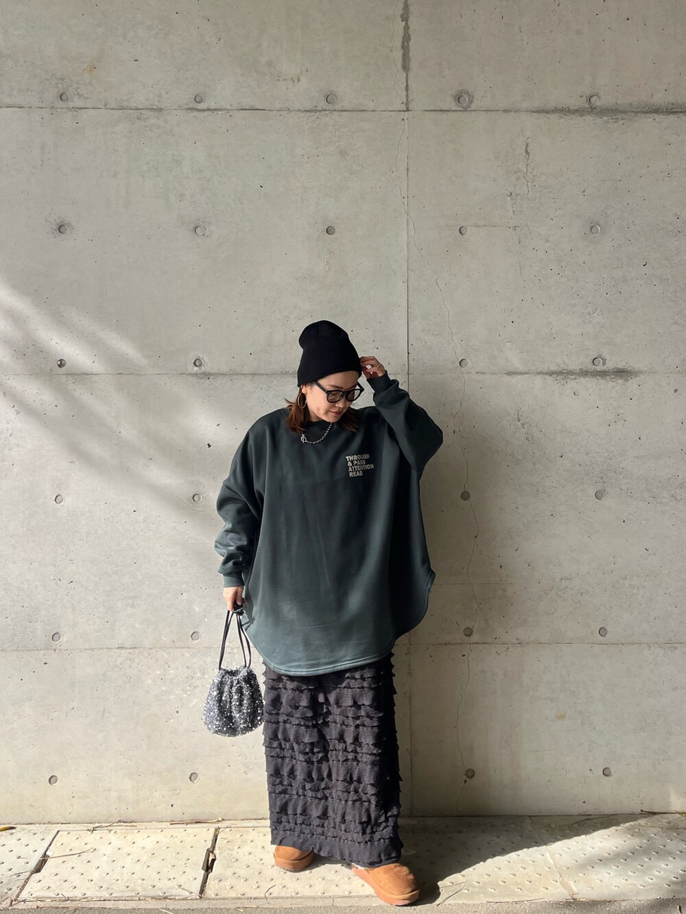 「お出かけコーデ、今日のコーデ、ゆるコーデ、大人コーデ、オトナカワイイ、スカートコーデ、低身長女子、スウェット、ムートンブーツ」｜「recaの前後ロゴゆったりスウェット（スウェット、グリーン系）」を使った、kunchan1227さん（レディース・155cm）の冬コーディネートの2枚目の写真