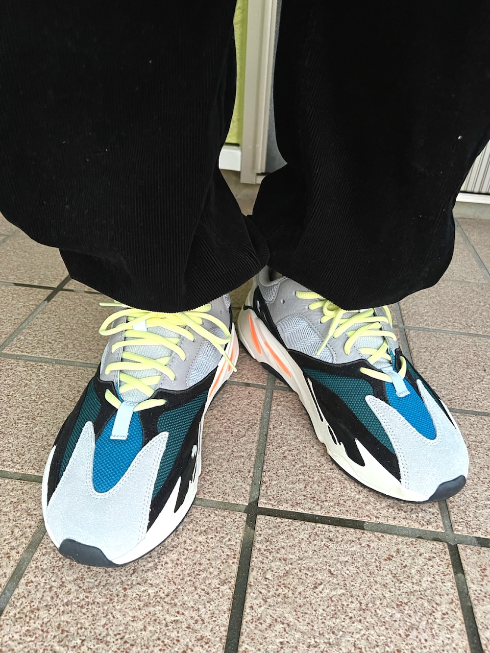 「Supreme のアイテム（パンツ、ブラック系）」を使った、5510さん（メンズ・179cm）の冬コーディネートの2枚目の写真