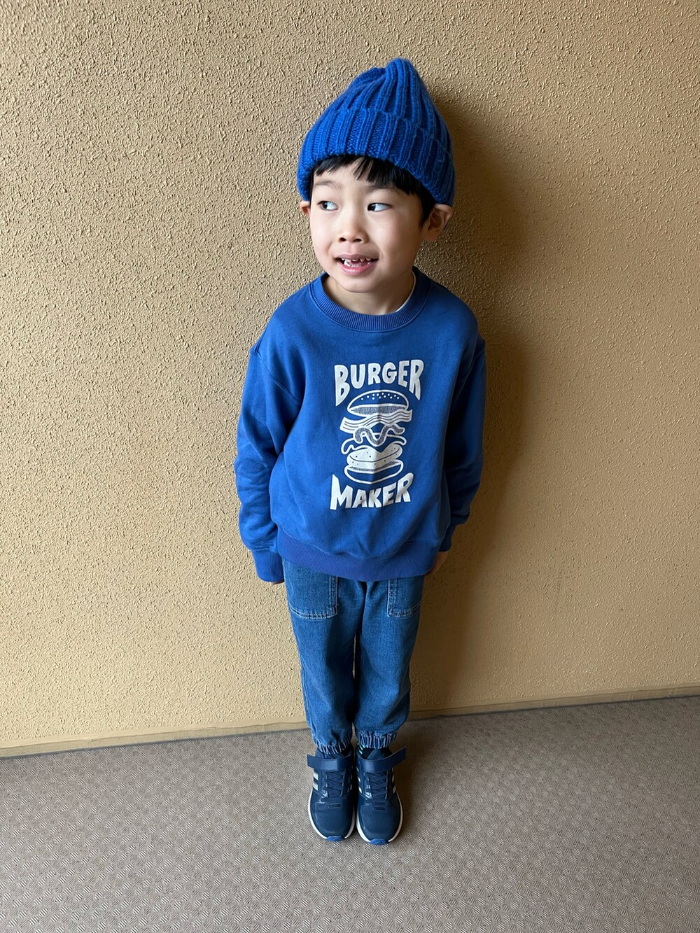 「私の推しブランド、ユニクロ、ブルー、ブルーコーデ、デニム、ジョガーパンツ、スウェット、おしゃれさんと繋がりたい、男の子コーデ、小学生、プチプラ、7歳、春コーデ、新作、ワントーンコーデ」|「GUのアイテム(帽子、ブルー系)」を使った、ゆうき◡̈⋆さん(キッズ・110cm)の冬コーディネートの2枚目の写真