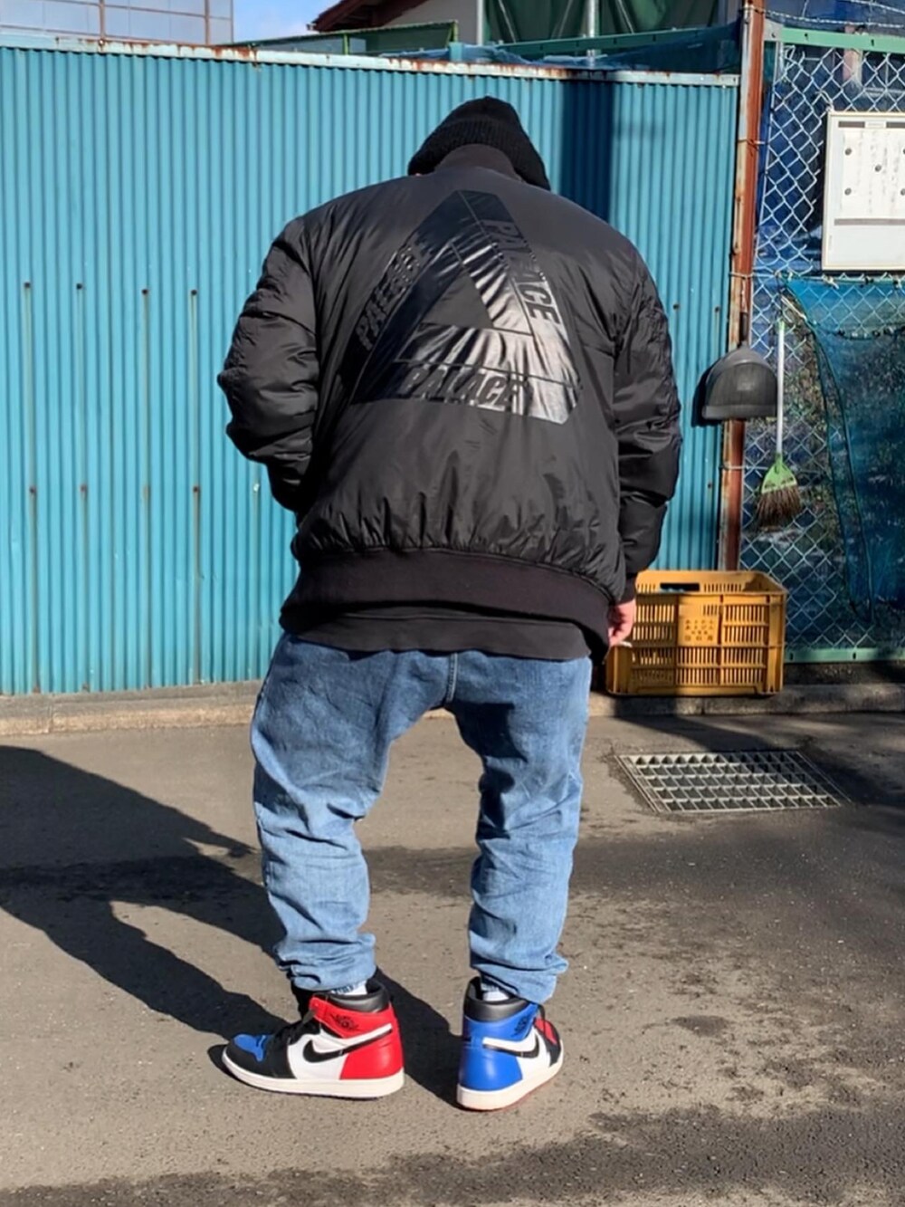 「NEW ERAのアイテム（キャップ、ブラック系）」を使った、AИDYさん（メンズ・120cm）の冬コーディネートの2枚目の写真