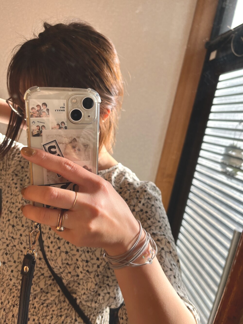 「gelato piqueのアイテム（トートバッグ、グレー系）」を使った、haru🌸さん（レディース・160cm）の春コーディネートの3枚目の写真