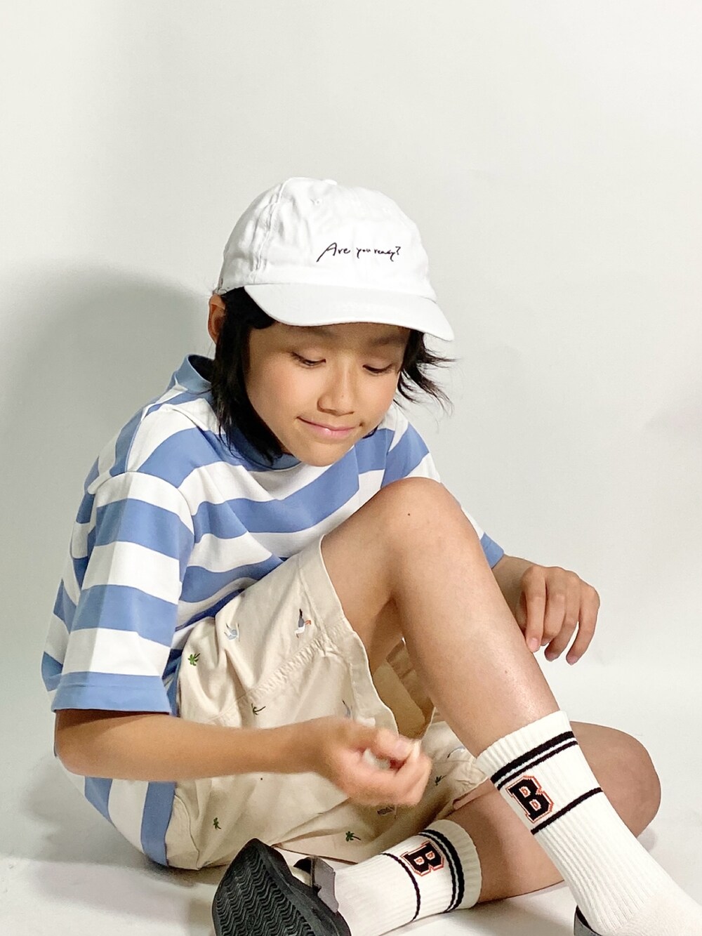 「UNIQLO、ユニクロ、ユニクロキッズ、ボーダー、スポーツミックス、パステルカラー、初夏コーデ、キッズファッション、サンダル、春夏コーデ、ユニクロコーデ、夏コーデ、シンプルコーデ、きれいめカジュアル、Tシャツ」｜「UNIQLOのアイテム（Tシャツ/カットソー、ブルー系）」を使った、Hayatoさん（キッズ・140cm）の春コーディネートの4枚目の写真