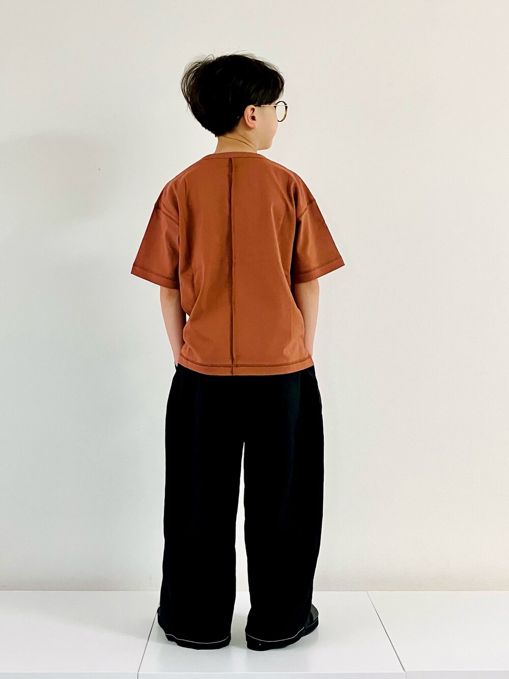 「このスタイルがお気に入り、夏コーデ、休日コーデ、ワイドパンツ、Tシャツ、古着MIX、シャツスタイル、めがね」｜「CIAOPANIC TYPYの【KIDS】USAコットンアウトリンキングTEE（Tシャツ/カットソー、ブラウン系）」を使った、syun★さん（キッズ・135cm）の夏コーディネートの3枚目の写真