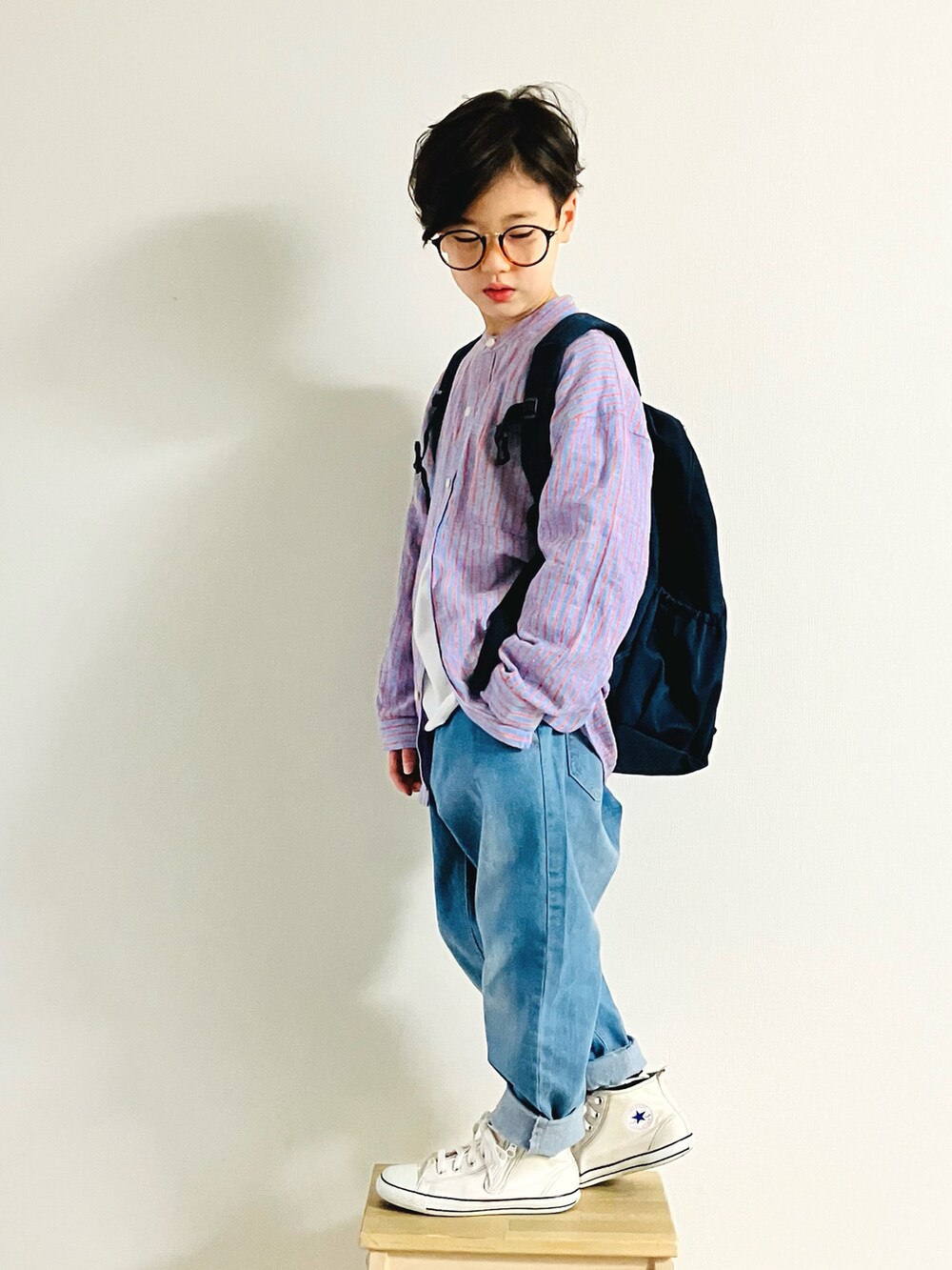 「春服デビュー宣言、春服みてみて、休日スタイル、春服、コンバース、デニム、シャツ、ストライプシャツ、シャツスタイル、ピンク、小学生、リュック、シンプルコーデ」｜「CIAOPANIC TYPYの【追加販売決定！】【KIDS】minepack m（バックパック/リュック、ブルー系）」を使った、syun★さん（キッズ・131cm）の春コーディネートの4枚目の写真