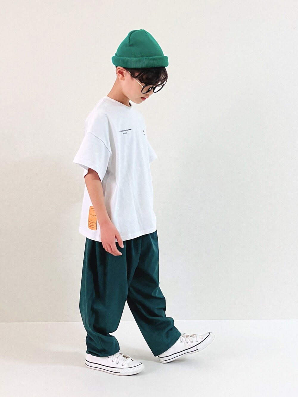 「みんなの白Tフェス、夏コーデ、シンフルコーデ、ストリート、夏だ！Tシャツ着よう！、小学生、めがね」｜「yieldの【PixyPlanet】Kids Plane Acrylic Watch （キッズ/子供用） RCL-1970K（ニットキャップ/ビーニー、グリーン系）」を使った、syun★さん（キッズ・135cm）の夏コーディネートの4枚目の写真