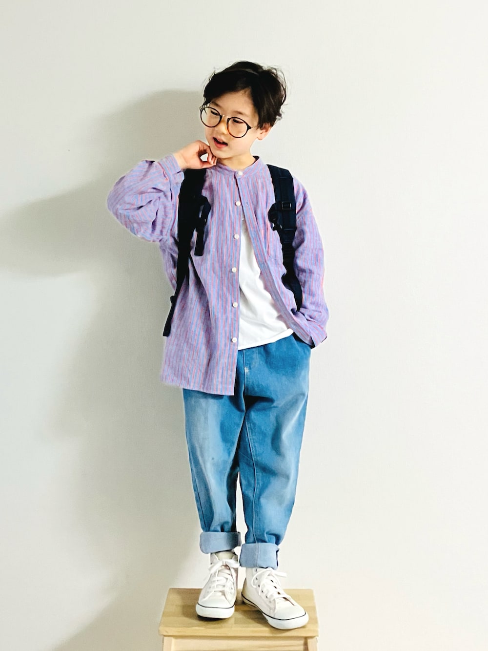 「春服デビュー宣言、春服みてみて、休日スタイル、春服、コンバース、デニム、シャツ、ストライプシャツ、シャツスタイル、ピンク、小学生、リュック、シンプルコーデ」｜「CIAOPANIC TYPYの【追加販売決定！】【KIDS】minepack m（バックパック/リュック、ブルー系）」を使った、syun★さん（キッズ・131cm）の春コーディネートの2枚目の写真
