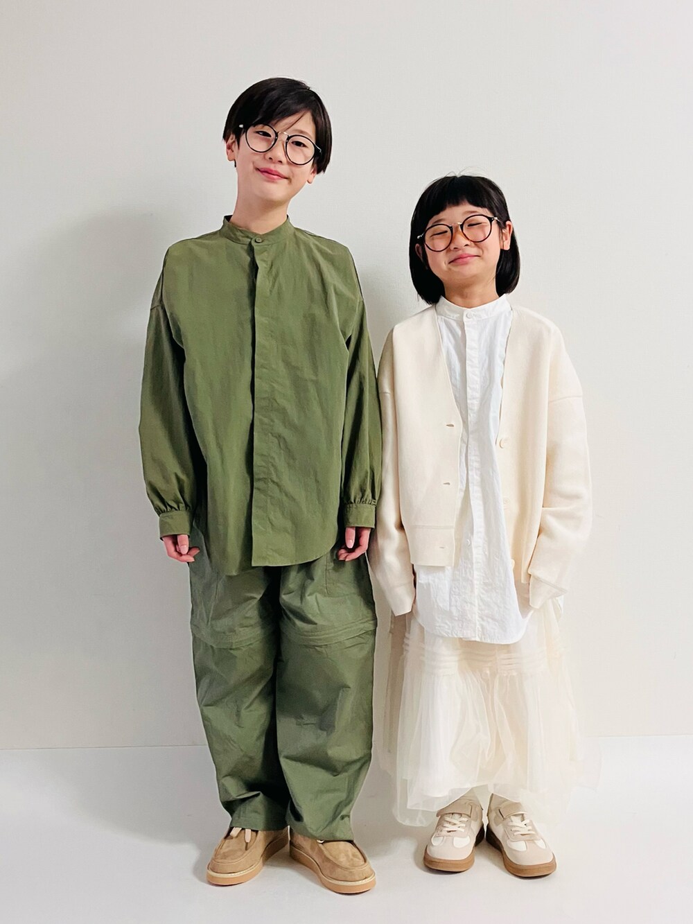 「新年、ワントーン、ワントーンコーデ、淡色コーデ、冬コーデ、2025コーデ」｜「LibertyDollの軽量 ローカットモカシン モックシューズ（モカシン/デッキシューズ、ベージュ系）」を使った、syun★さん（キッズ・140cm）の冬コーディネートの2枚目の写真