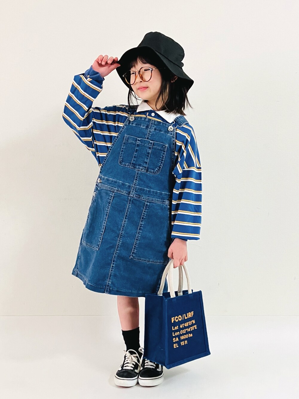 「春のNewスタイル、シャツスタイル、ボーダートップス、サロペット、春ファッション、ハット、春コーデ」｜「JAM & LINKのボーダーラガーTシャツ（Tシャツ/カットソー、ブルー系）」を使った、syun★さん（キッズ・136cm）の春コーディネートの2枚目の写真