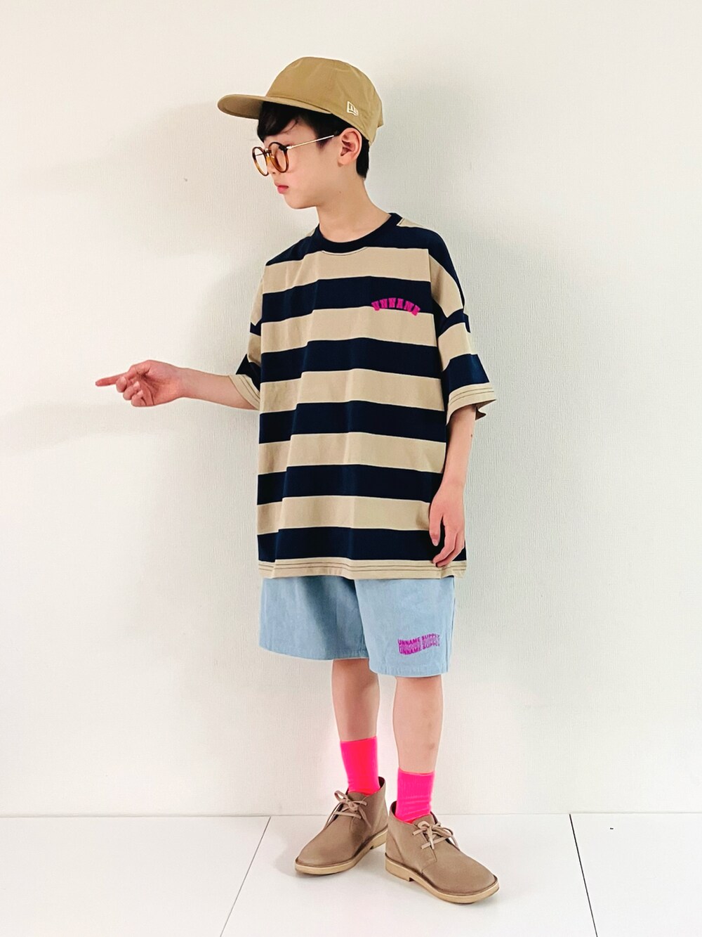 「初夏コーデ、ボーダー、デニム、ハーフパンツ、クラークス、ブーツ、ビタミンカラー、カラーソックス、キャップ、めがね、ローファー、ピンク、プチプラコーデ」｜「NEW ERAの[ 別注 ][ ニューエラ ] NEW ERA SC 撥水 パッカブル キャップ（キャップ、ベージュ系）」を使った、syun★さん（キッズ・135cm）の春コーディネートの2枚目の写真