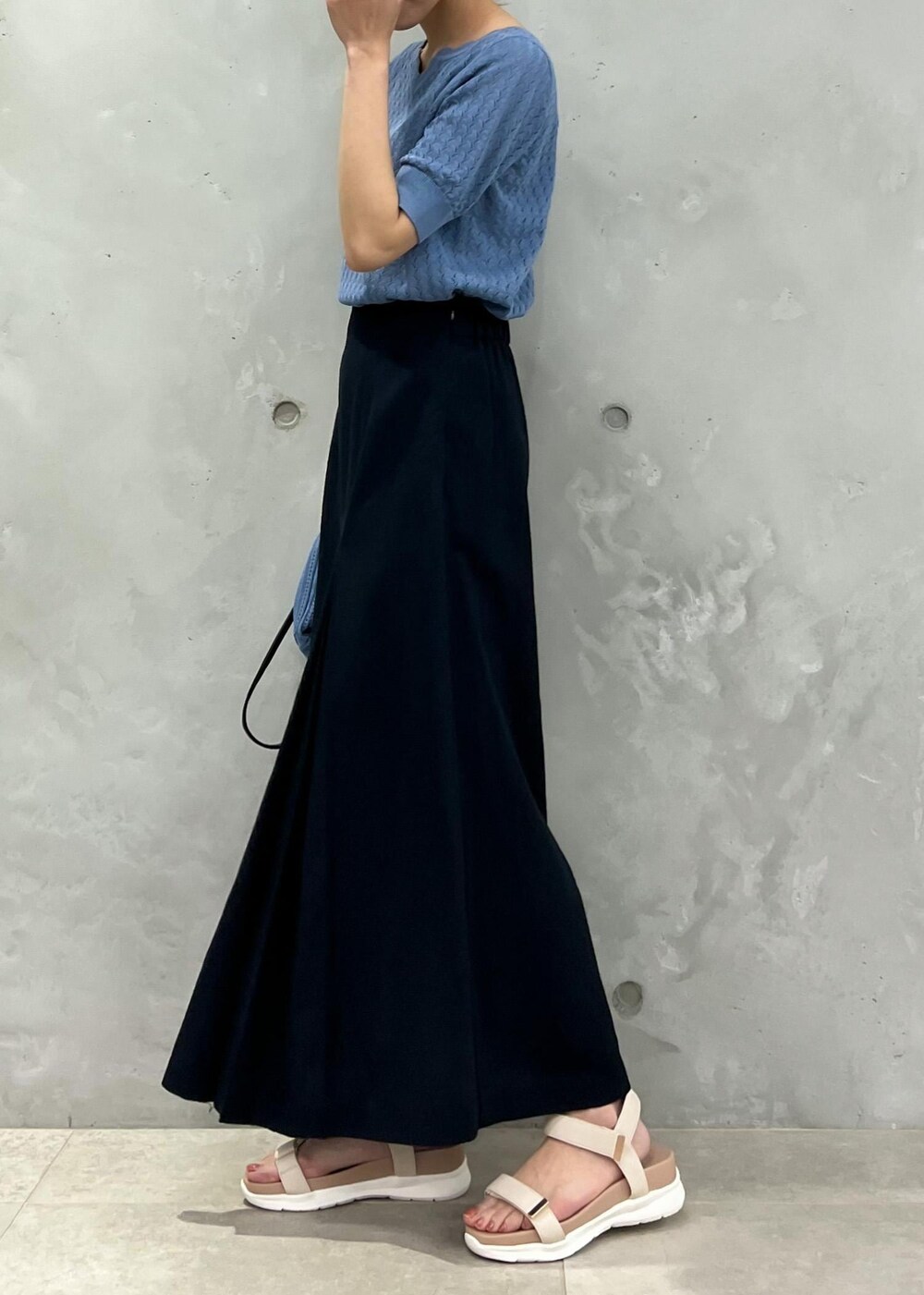 「ニット、透かし編み、カーディガン、アンサンブル、ロングスカート、カゴバッグ、春夏コーデ、カジュアル、ママコーデ、ママファッション、スカートコーデ、スポサン、春夏、160cm、骨格ナチュラル」｜「ROPE' PICNICのカラーフラップペーパーマイクロミニショルダーバッグ（ショルダーバッグ、ブラック系）」を使った、wanchanさん（レディース・160cm）の夏コーディネートの5枚目の写真