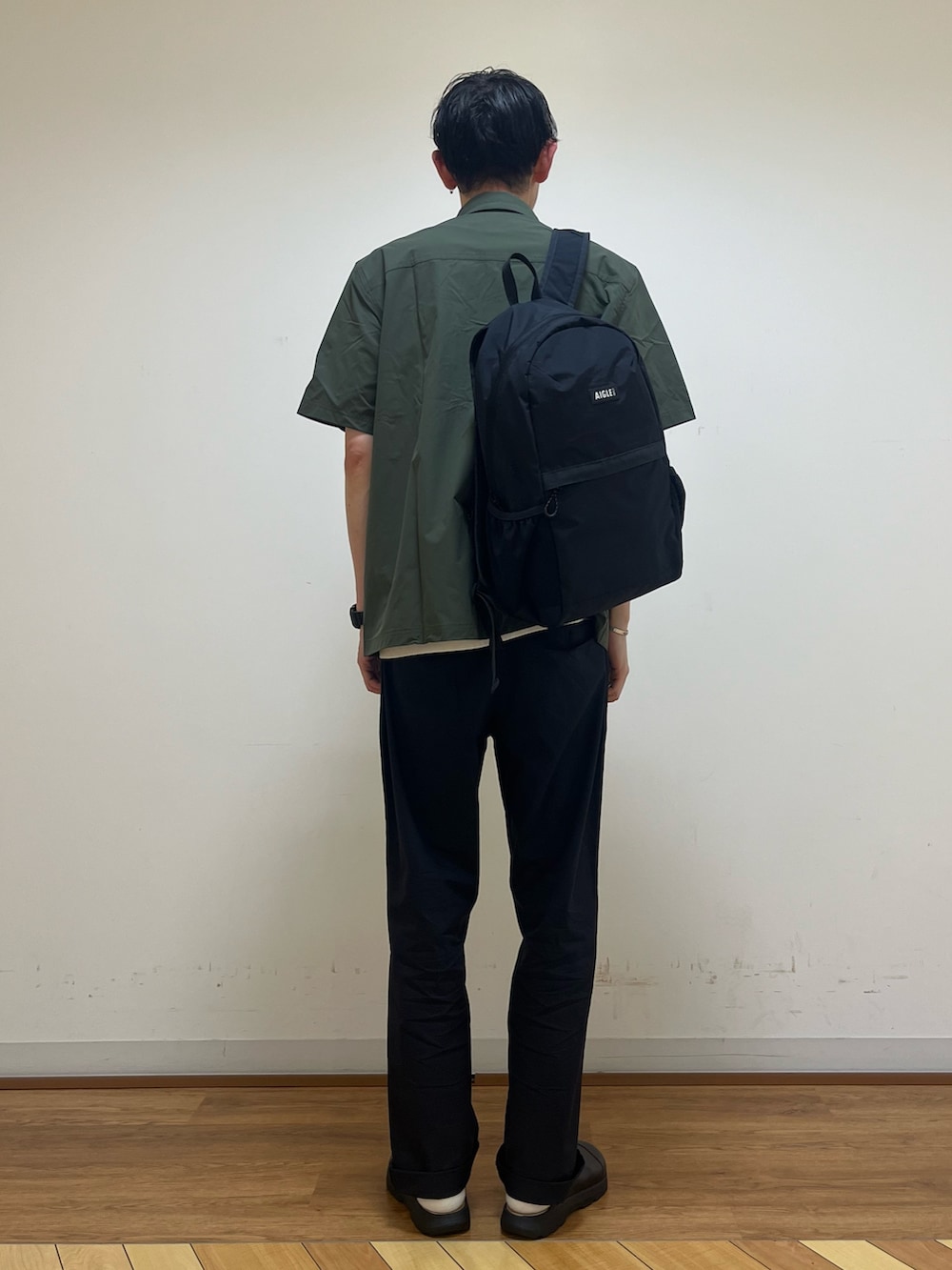 「AIGLEの吸水速乾性 UVカット ショートスリーブシャツ（シャツ/ブラウス、グリーン系）」を使った、Yoshiさん（メンズ・181cm）の夏コーディネートの3枚目の写真