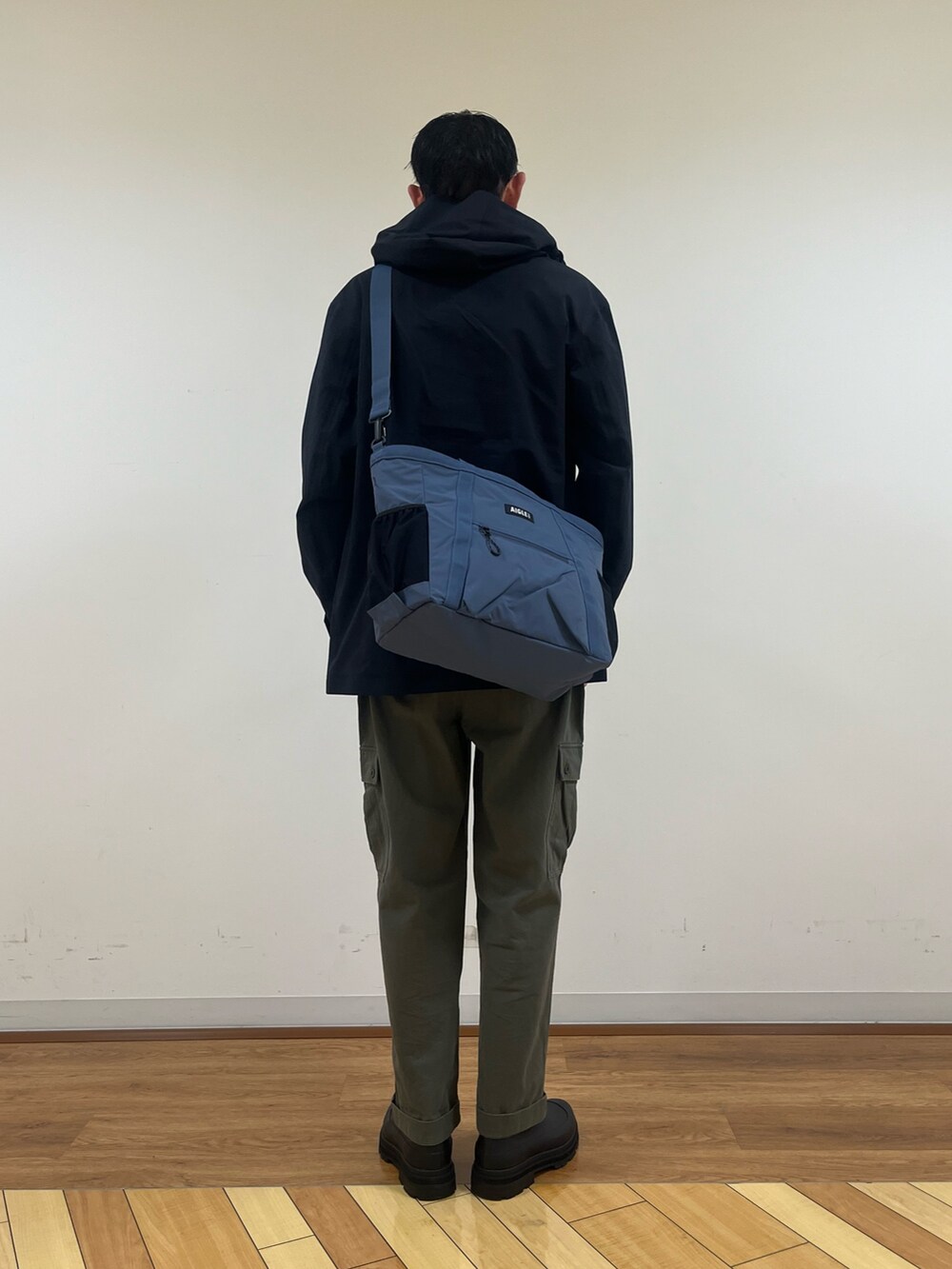「AIGLEのアイテム（ジャケット/アウター、ブラック系）」を使った、Yoshiさん（メンズ・181cm）の冬コーディネートの3枚目の写真