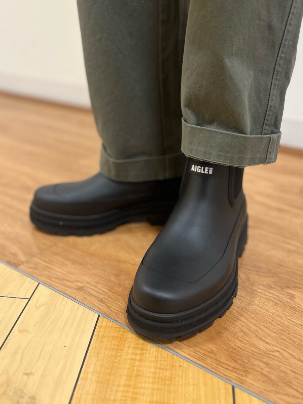 「AIGLEのアイテム（ジャケット/アウター、ブラック系）」を使った、Yoshiさん（メンズ・181cm）の冬コーディネートの6枚目の写真