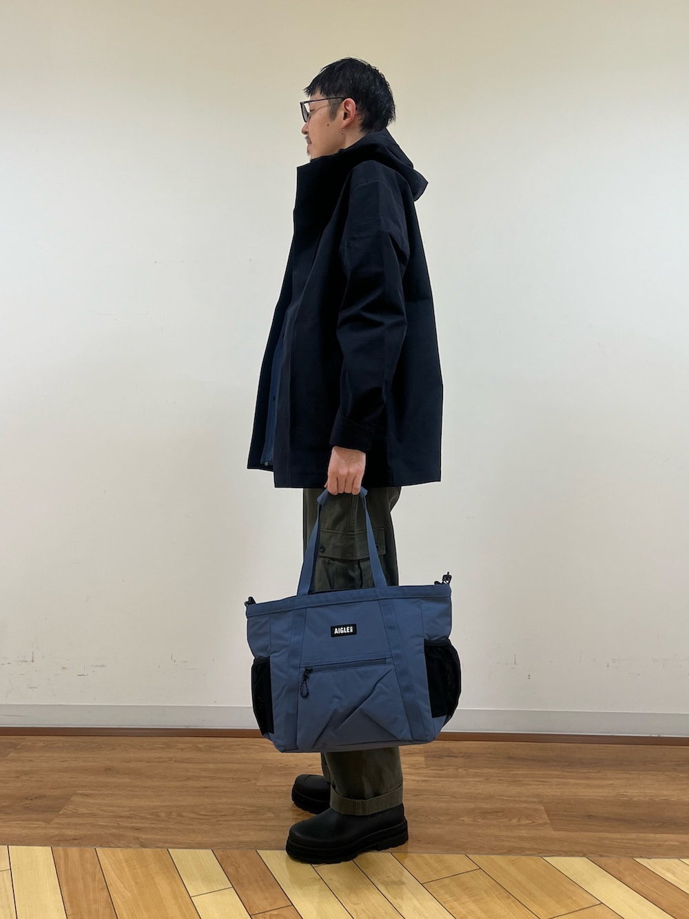 「AIGLEのアイテム（ジャケット/アウター、ブラック系）」を使った、Yoshiさん（メンズ・181cm）の冬コーディネートの2枚目の写真