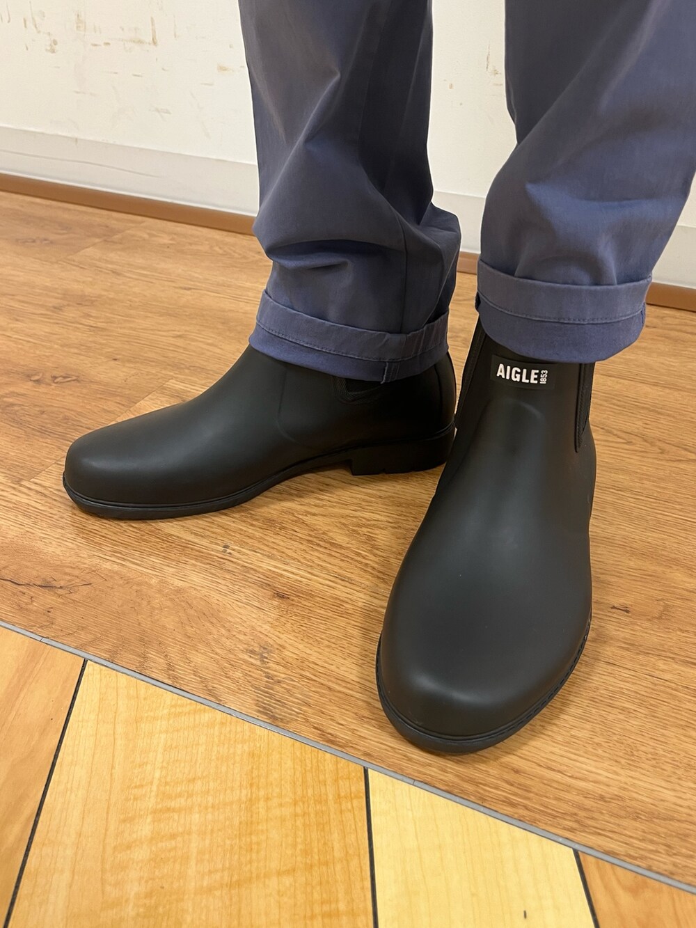 「AIGLEのアイテム（ジャケット/アウター、ブラック系）」を使った、Yoshiさん（メンズ・181cm）の冬コーディネートの4枚目の写真