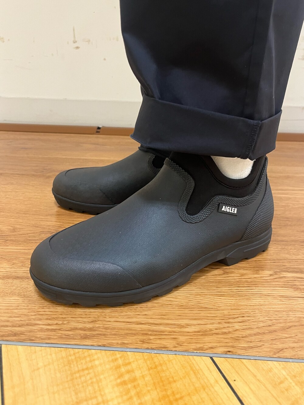 「AIGLEのGORE-TEX ゴアテックス 防水 防風 透湿 フーデッドジャケット / フード取り外し可（マウンテンパーカー、ホワイト系）」を使った、Yoshiさん（メンズ・181cm）の春コーディネートの7枚目の写真