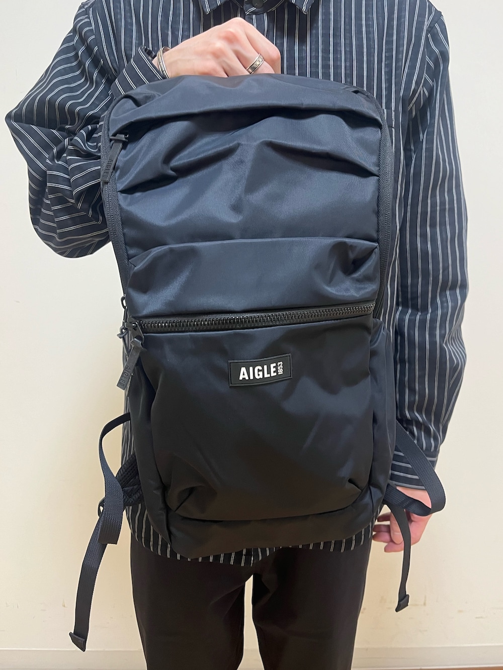 「AIGLEのGORE-TEX ゴアテックス 防水 防風 透湿 フーデッドジャケット / フード取り外し可（マウンテンパーカー、ホワイト系）」を使った、Yoshiさん（メンズ・181cm）の春コーディネートの6枚目の写真