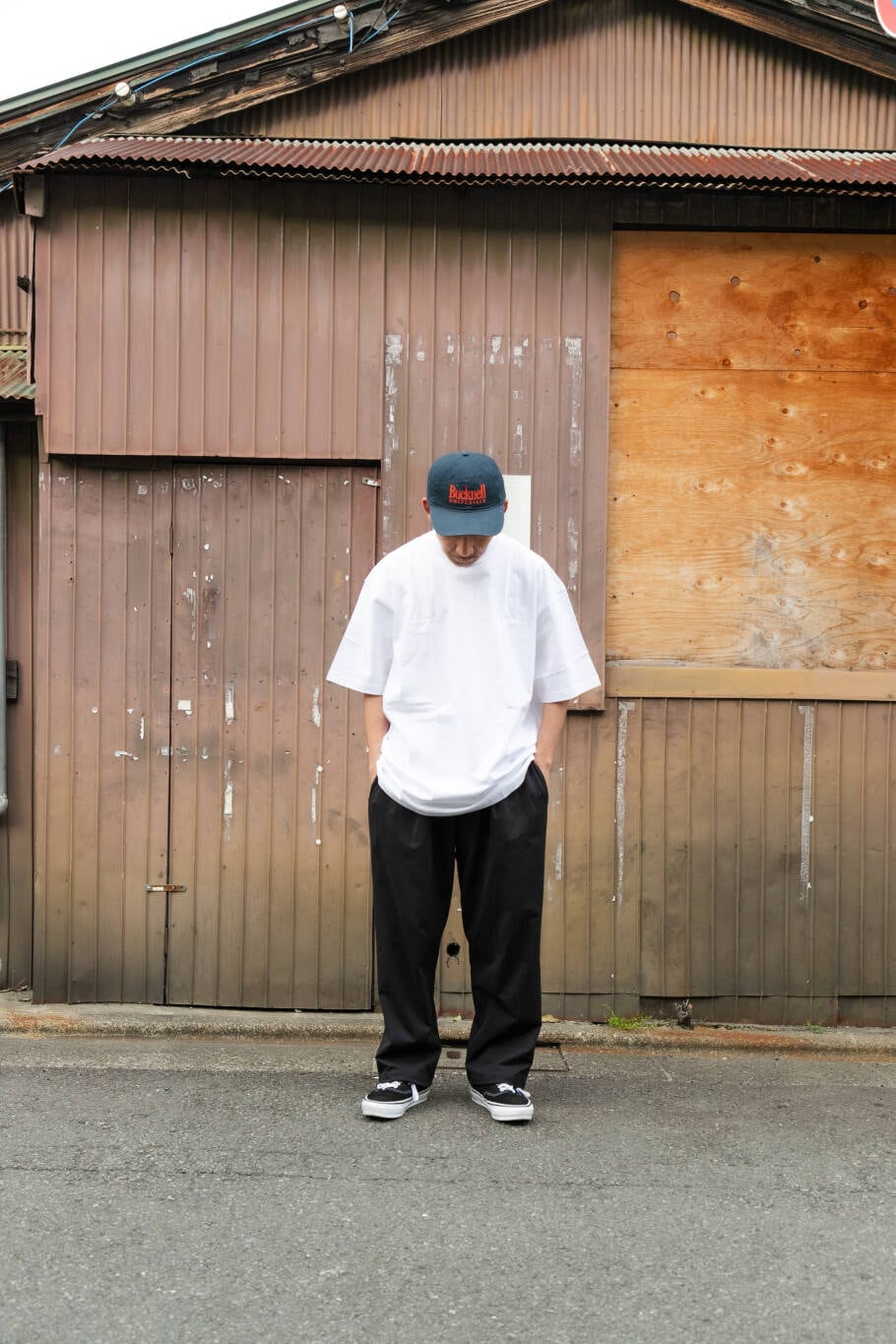 イケコイケさんの「SHADE TECH EASY PANTS（URBAN RESEARCH）」を使ったコーディネートの2枚目の写真