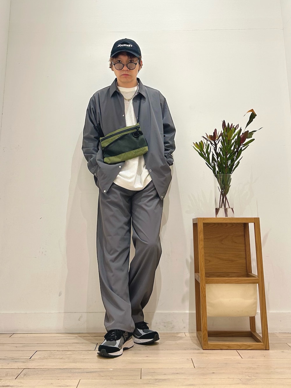 「セットアップ、NEW ERA、snow peak、New Balance、スポーティー、スポーティーカジュアル、サマシェア、小物で作る初秋コーデ、映画館デートコーデ 機能性素材 涼しい 夏休みコーデ ピクニック 30代 ピクニックコーデ キャップコーデ 遊園地デートコーデ 水族館デートコーデ ワントーン メタルフレーム サングラス カジュアル 吸水性 さらっとした 爽やか 別注 速乾 きれいめ シック 私のイチ推しブランド 通気性、デートコーデ アイコニック メガネ 暮らしを楽しむ 調光&偏光レンズ UVカット クッション性 紫外線対策 クラッシック ドライ感 拡散性 寒暖差対策アイテム 伸縮性 ストレッチ性 タウンユース 清涼感 遊園地デート 撥水 40代 公園デート 旅行コーデ newarrival、ドライ カットソー アウトドア ルーズ 休日スタイル こなれ感 ゆったり スポーツミックス doors ナチュラル pullover shortsleeve クラシック イージーパンツ オーバーサイズ 速乾性 外遊びコーデ、ウォッシャブル オケージョン 機能性 さりげない イージーケア Tシャツ 速乾性能 ベーシック 休日コーデ 軽量性 トップス 夏 デザイン性 スタイリッシュ モテコーデ こなれ感 ここでしか手に入らない別注アイテム クルーネック」|「EKALのNew Era 9TWENTY JOURNEY CAP(キャップ、ブラック系)」を使った、パックマンIIIさん(メンズ・170cm)の秋コーディネートの3枚目の写真