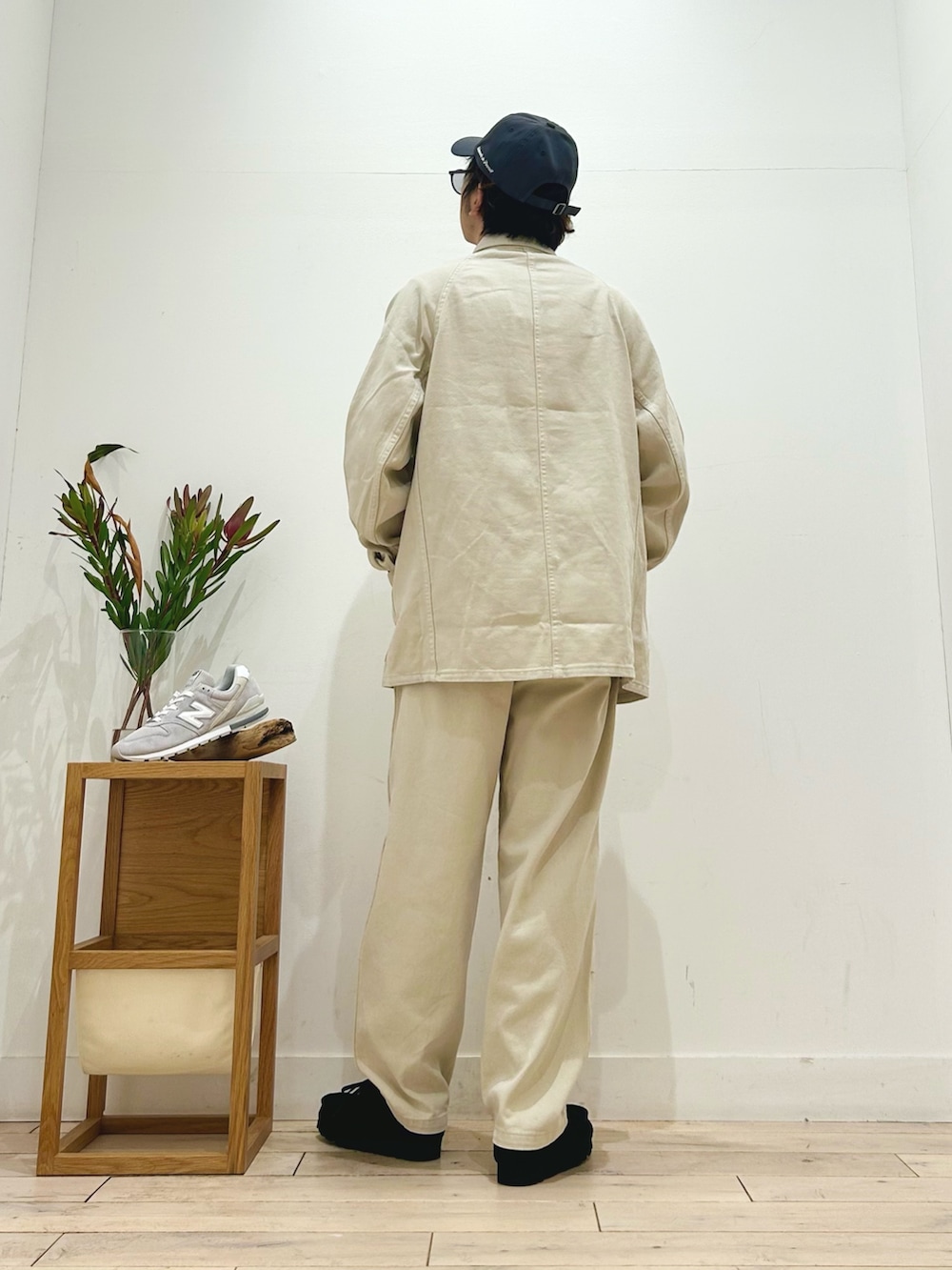 「FORK&SPOON、DOORS、カバーオール、カーゴパンツ、セットアップコーデ、セットアップ、Danton、clarks、GTX、ビブラムソール、スゥエード、newarrival、UV対策✕通勤スタイル 紫外線対策 私のイチ推しブランド ここでしか手に入らない別注アイテム 旅行コーデ 帰省コーデ、ピクニック 公園デート 遊園地デート キャンプ 水族館デート こなれ感 UVカット 調光レンズ 暮らしを楽しむ クラシック 音楽鑑賞 芸術の秋 ロングスリーブ doors EKAL」|「URBAN RESEARCH DOORSのウェリントン(調光&偏光レンズ)(メガネ、ブラック系)」を使った、パックマンIIIさん(メンズ・170cm)の秋コーディネートの5枚目の写真