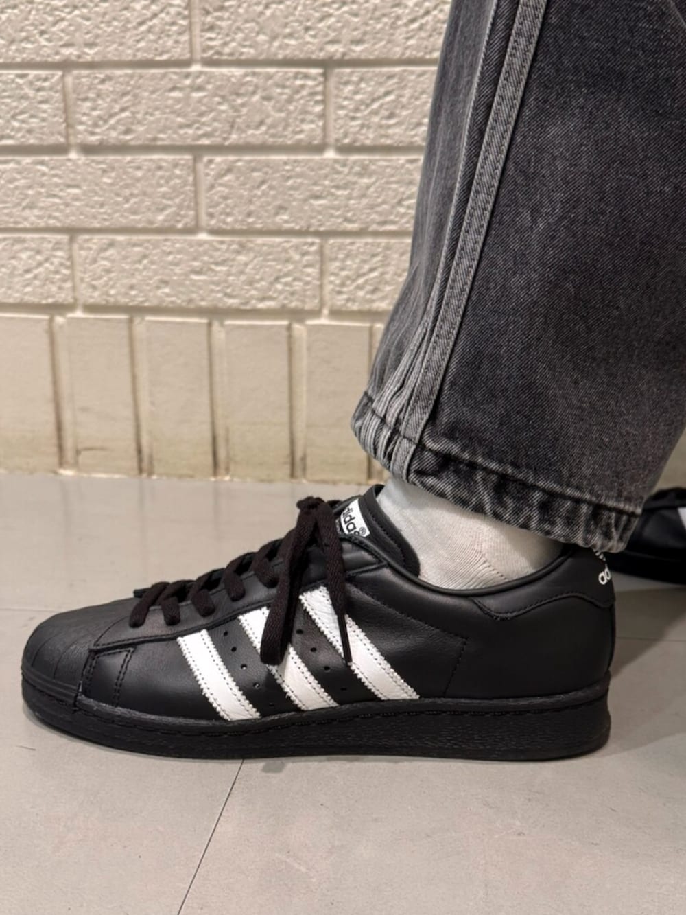 アディダス デニムジョガー レディース 黒　24サイズ スーパースター 82 / Superstar 82、Adilenium シーズン 4 チーム