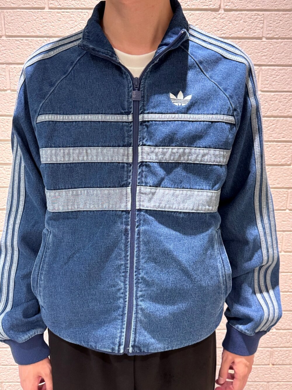 adidas アディダス アディカラー ファーストブルー デニム トラックトップ adidas｜【公式】アディダス adidas adidas アディカラー