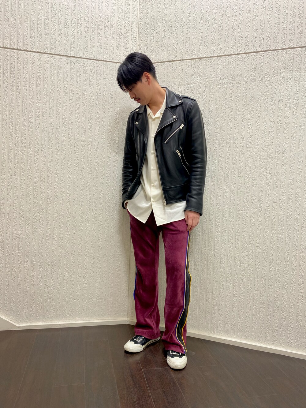 「diesel阪急メンズ大阪、diesel hankyu men's osaka、今日のコーデ、ブラック、フレアパンツ、ライダース」｜「DIESELのメンズ レザージャケット ライダース（ライダースジャケット、ブラック系）」を使った、taketoh0909さん（メンズ・185cm）の秋コーディネートの2枚目の写真