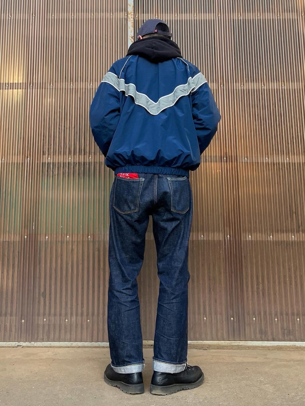 「FULLCOUNTのFULL COUNT（フルカウント)　1101（デニムパンツ、ブルー系）」を使った、iamimaichさん（メンズ・177cm）の冬コーディネートの2枚目の写真