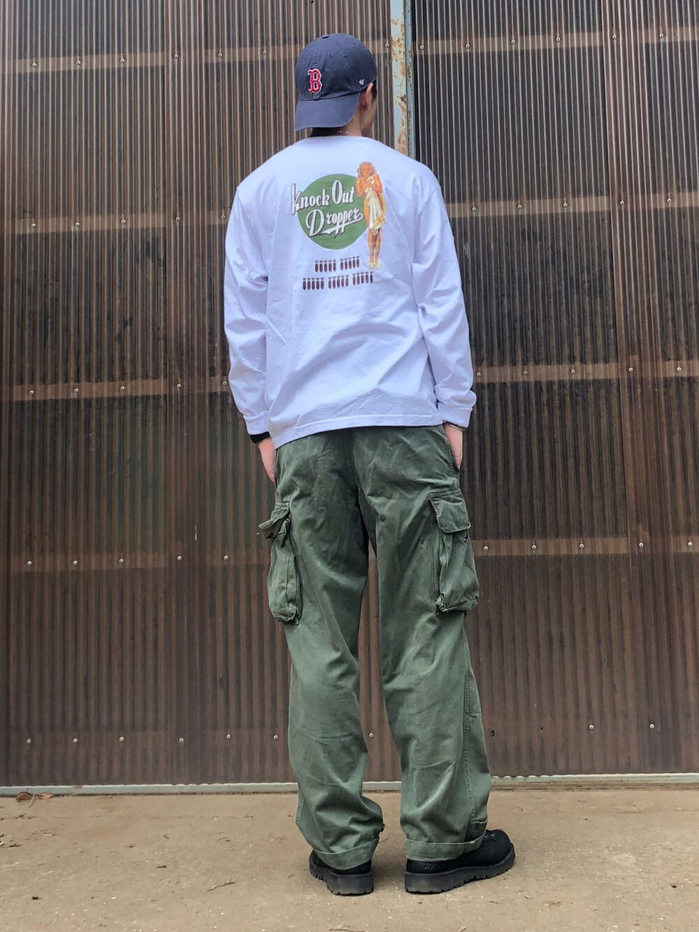 「秋コーデ、カーゴパンツ、ミリタリー、ヴィンテージ、vintage、ラフ、オトナカジュアル、大人カジュアル、大人コーデ、ロンT、シンプル、キャップ、アメカジ、カジュアル、カジュアルコーデ」｜「DannerのDANNER ダナー D121008 DANNER FIELD LOW BLACK/BLACK（ブーツ、ブラック系）」を使った、iamimaichさん（メンズ・177cm）の秋コーディネートの2枚目の写真
