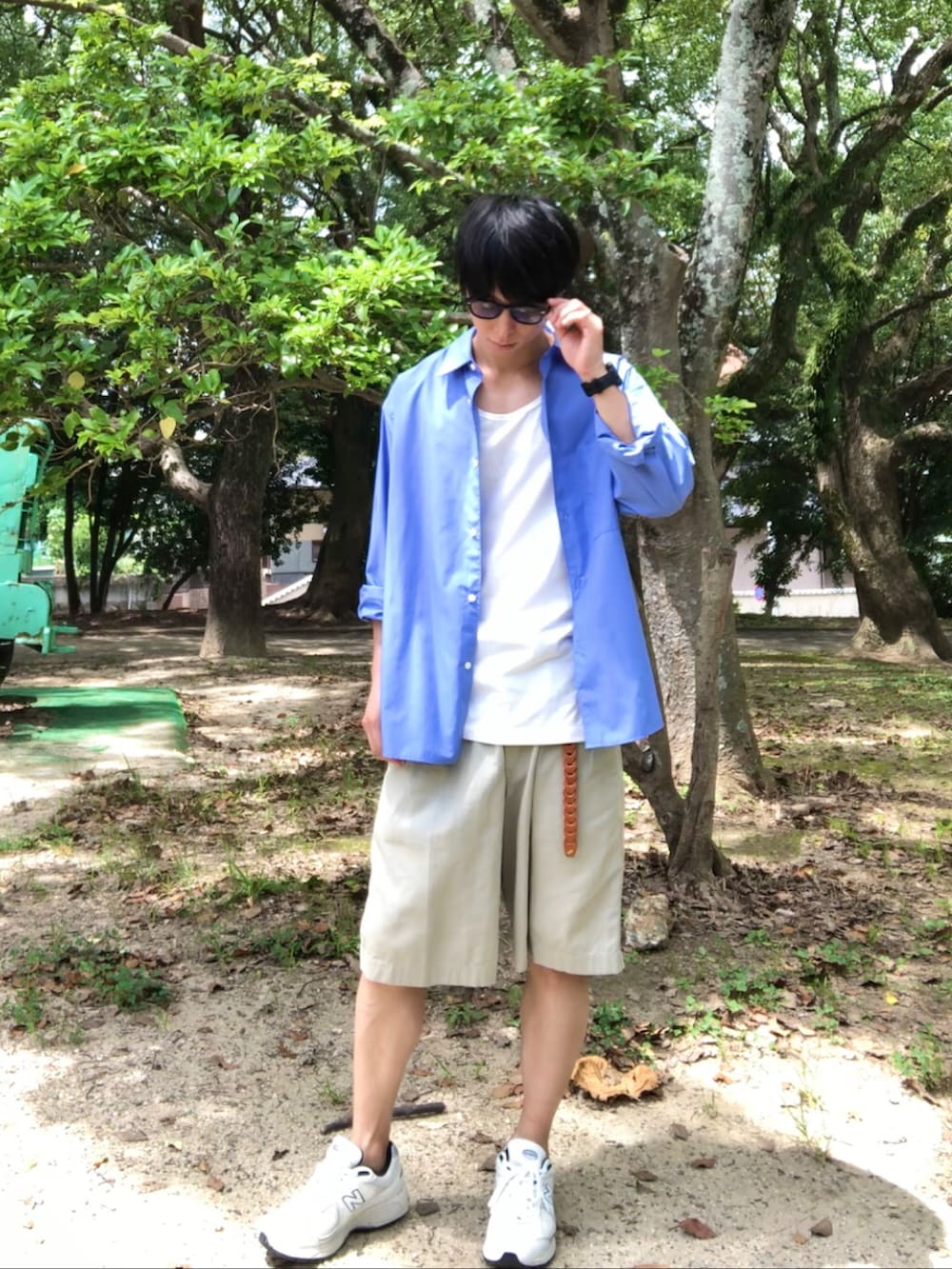 「シンプルコーデ、オトナカジュアル、夏コーデ、LIDnM、UNIQLO U、Llife、New Balance、2002R、WYM、青シャツ、短パン」｜「WYM LIDNMのTENCEL RELAX WIDE SHIRT（シャツ/ブラウス、ブルー系）」を使った、kazu0102yさん（メンズ・174cm）の夏コーディネートの3枚目の写真