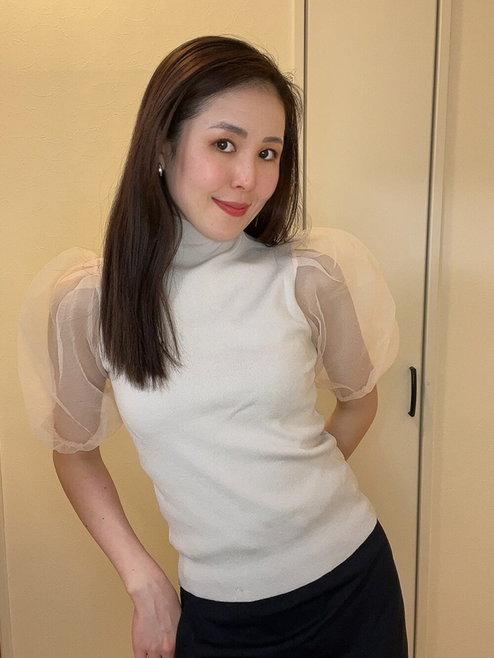 「盛り袖、モリ袖、もり袖、大人かわいい、おしゃれさんと繋がりたい」｜「GRLのアイテム（その他トップス、ベージュ系）」を使った、高野 和さん（レディース・165cm）の春コーディネートの2枚目の写真
