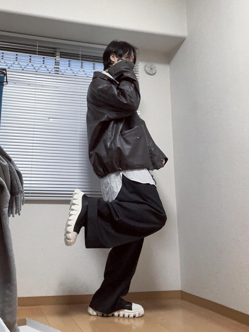 「MAISON SPECIALの《UNISEX》【SPECIAL SHOES FACTORY COLLABORATION】Rattling Sole High-Cut Shoes/ラトリングソールハイカットシューズ【MAISON SPECIAL/メゾンスペシャル】（スニーカー、その他）」を使った、プチプラのじゅんpuchipurajunさん（メンズ・177cm）の冬コーディネートの2枚目の写真