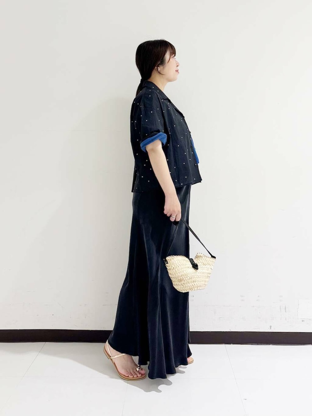 「大人カジュアル、Tシャツ、ママコーデ、サンダル、低身長、休日コーデ、newarrival、低身長コーデ、30代、体型カバー、紫外線対策、ママの体型カバー、149cm、下半身太め、30代後半」|「SMELLYのSMELLY so’ rectangle plate necklace(ネックレス、ゴールド系)」を使った、maaamii02さん(レディース・150cm)の夏コーディネートの4枚目の写真