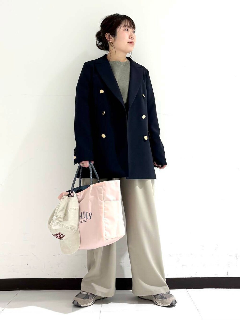 「アーバンリサーチ、大人カジュアル、カジュアル、ママコーデ、低身長、newarrival、低身長コーデ、ジャケットコーデ、体型カバー、洗える、149cm、私のイチ推しブランド、スタッフのこれ買いました、春のジャケットスタイル」｜「URBAN RESEARCHのダブルブレストブレザージャケット（その他アウター、ブルー系）」を使った、maaamii02さん（レディース・150cm）の春コーディネートの5枚目の写真