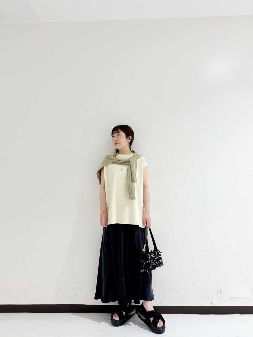 maaamii02さんの「SMELLY so’　rectangle plate necklace（SMELLY）」を使ったコーディネートの6枚目の写真