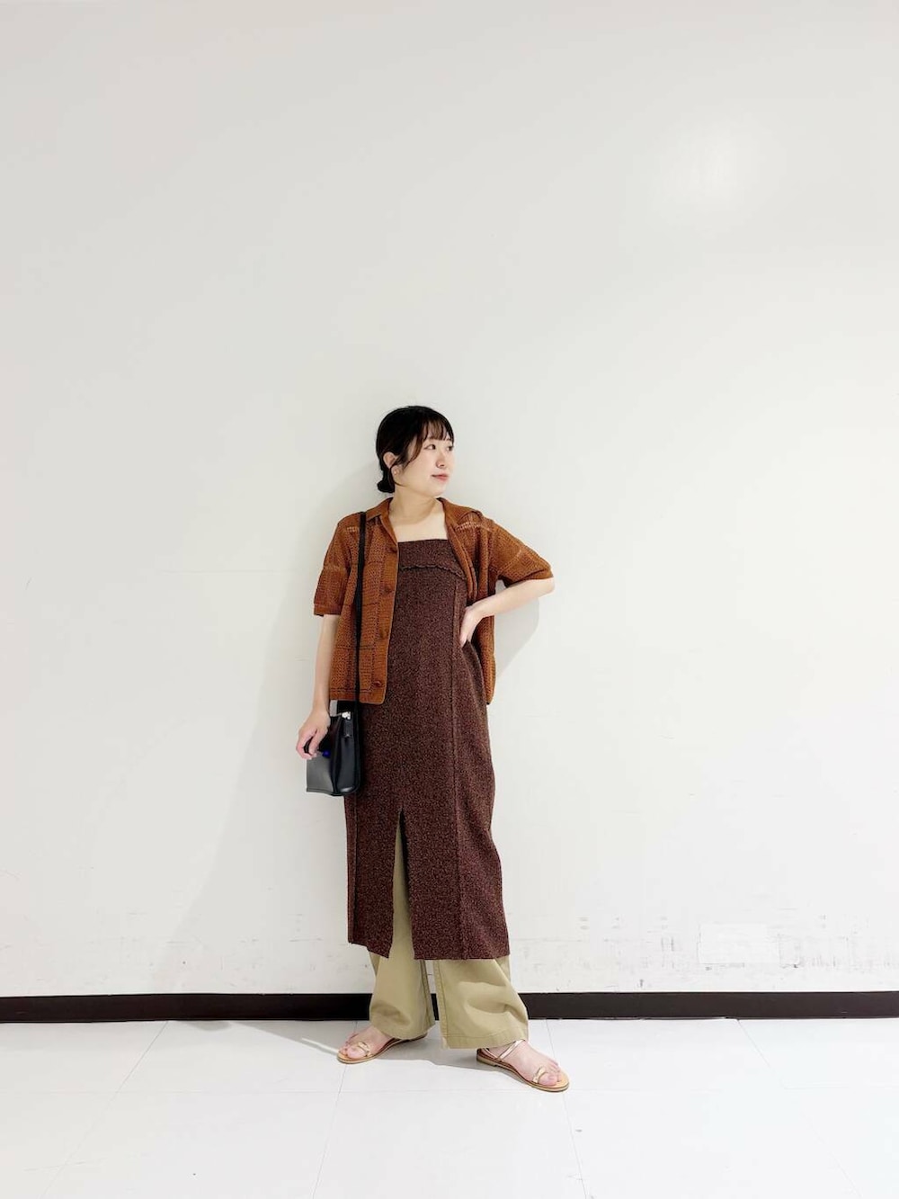 「大人カジュアル、ママコーデ、サンダル、低身長、休日コーデ、低身長コーデ、30代、体型カバー、旅行コーデ、紫外線対策、ママの体型カバー、149cm、帰省コーデ、下半身太め、30代後半」|「PIENIのPIENI SHOULDER S(ショルダーバッグ、ブラック系)」を使った、maaamii02さん(レディース・150cm)の夏コーディネートの6枚目の写真