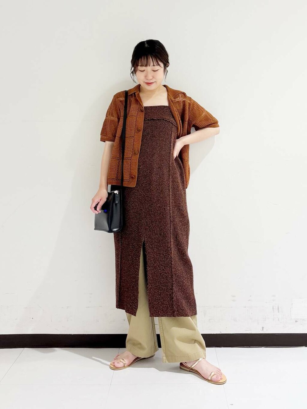「大人カジュアル、ママコーデ、サンダル、低身長、休日コーデ、低身長コーデ、30代、体型カバー、旅行コーデ、紫外線対策、ママの体型カバー、149cm、帰省コーデ、下半身太め、30代後半」|「PIENIのPIENI SHOULDER S(ショルダーバッグ、ブラック系)」を使った、maaamii02さん(レディース・150cm)の夏コーディネートの5枚目の写真