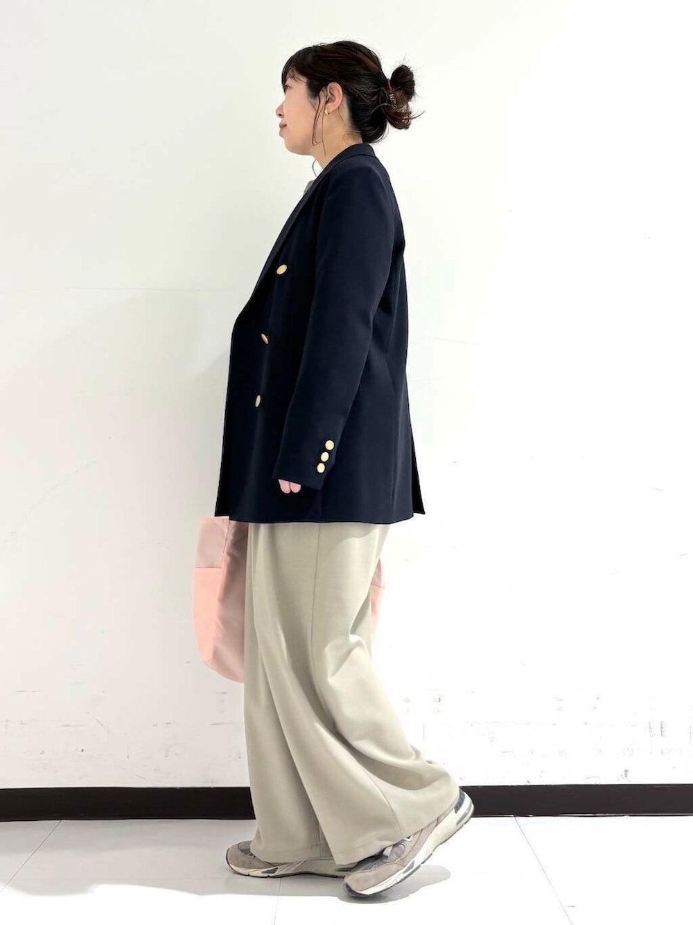 「アーバンリサーチ、大人カジュアル、カジュアル、ママコーデ、低身長、newarrival、低身長コーデ、ジャケットコーデ、体型カバー、洗える、149cm、私のイチ推しブランド、スタッフのこれ買いました、春のジャケットスタイル」｜「URBAN RESEARCHのダブルブレストブレザージャケット（その他アウター、ブルー系）」を使った、maaamii02さん（レディース・150cm）の春コーディネートの2枚目の写真
