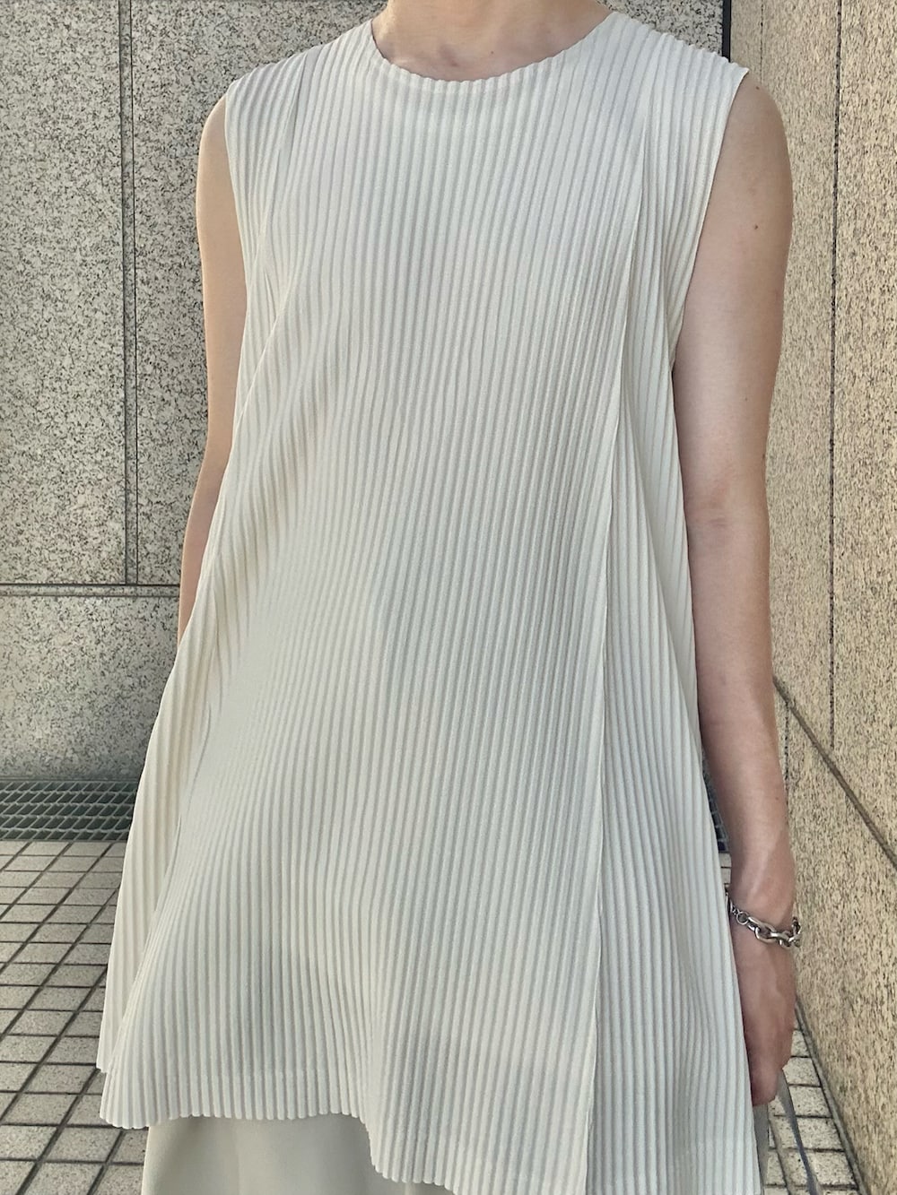 オムプリッセ ベスト オフホワイト HOMME PLISSE ISSEY MIYAKE