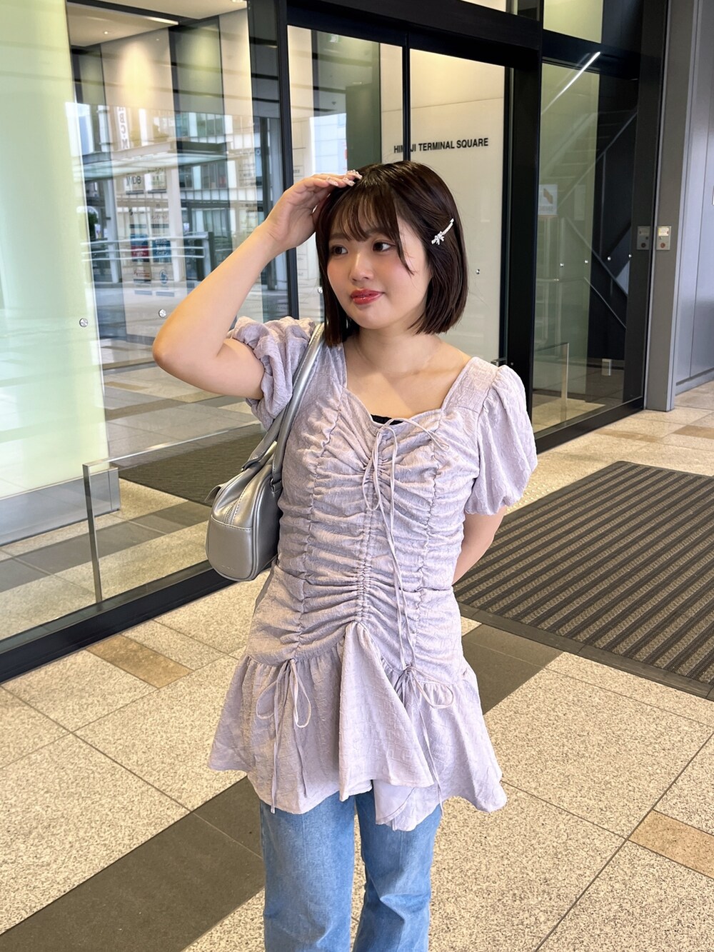 「夏ファッション、チュニック、ワンピース、デニム、韓国ファッション、オトナカワイイ、大人ガーリー」｜「one after another NICE CLAUPの【SNSで話題！】ドロストチュニック（チュニック、ブルー系）」を使った、いけだまいかさん（レディース・153cm）の春コーディネートの2枚目の写真