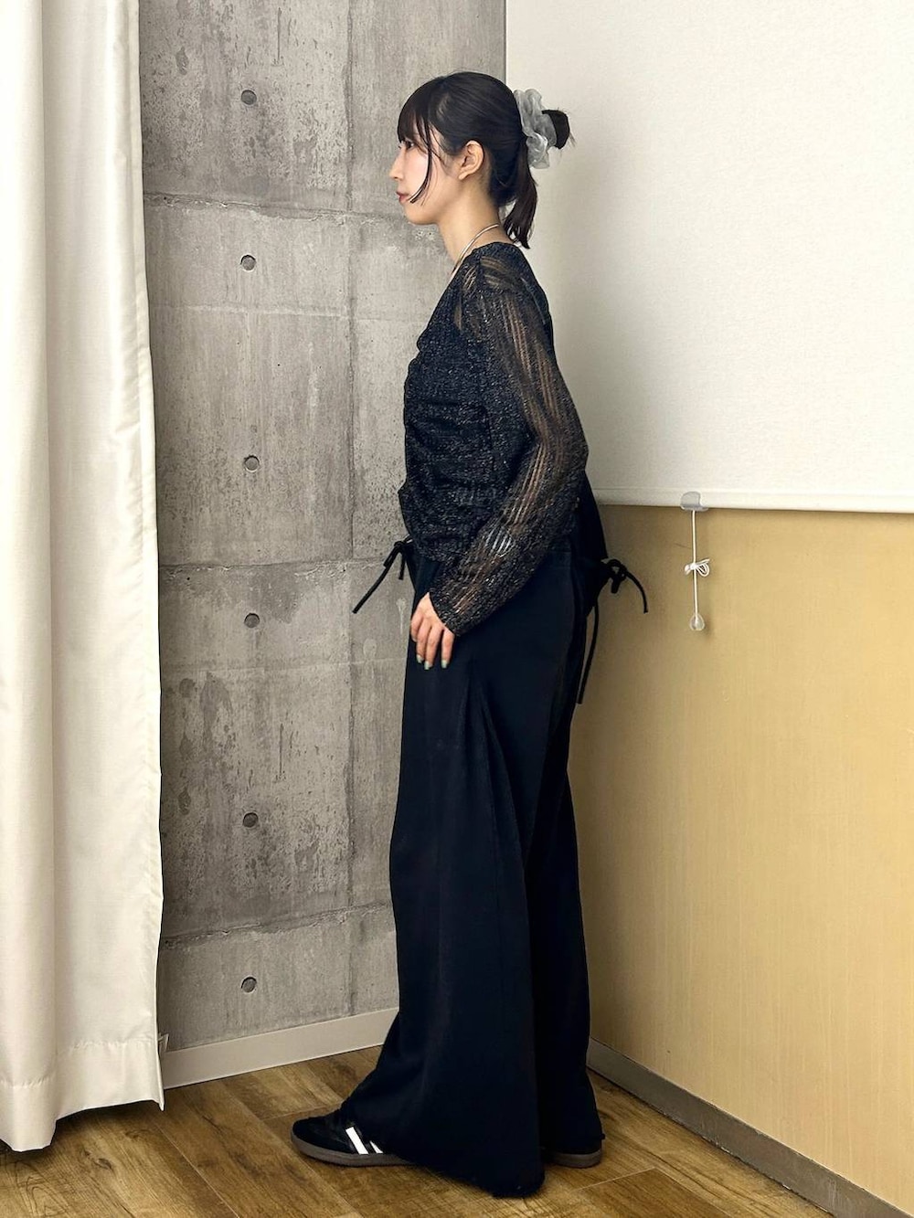 「高見え、スウェットパンツ、ベルト、秋コーデ、秋冬新作、秋服準備はじめました、きれいめ、モード、PAGEBOY、PBLIM、シアートップス、スウェット」｜「PAGEBOYのモードバックルベルト3（ベルト、ブラック系）」を使った、Risakoさん（レディース・164cm）の夏コーディネートの5枚目の写真